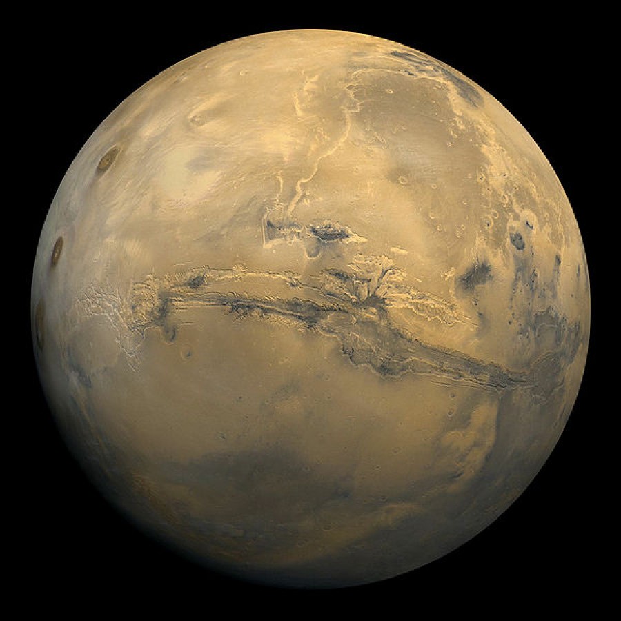 Obrzek: Mars, Valles Marineris. Zdroj: von Mars_Valles_Marineris.jpeg: NASA picture derivative work: Lomi (Diskussion) (Mars_Valles_Marineris.jpeg) [Public domain], via Wikimedia Commons, https://commons.wikimedia.org/wiki/File:Mars_Valles_Marineris_EDIT.jpg?uselang=de