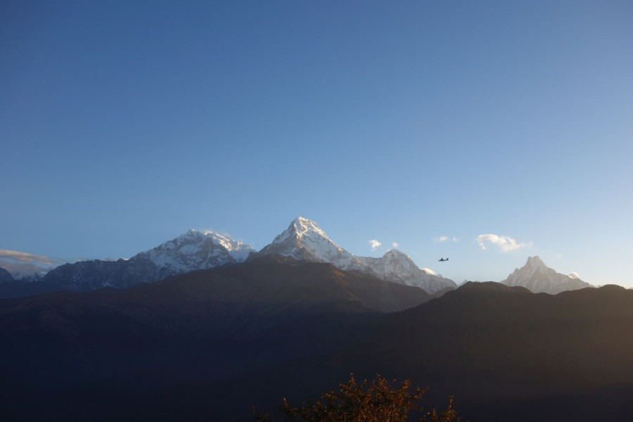 Vhled z Poon Hillu na Annapurna I (8091 m)