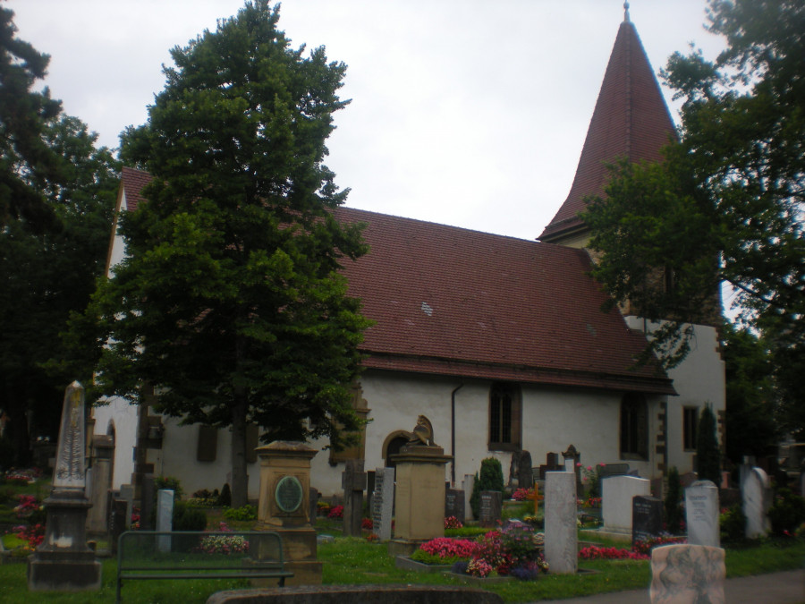 Starobyl kostelk Uffkirche v Cannstattu