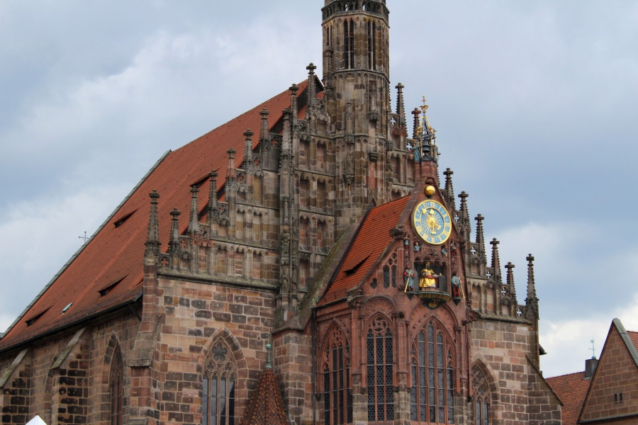 Frauenkirche s Norimberským orlojem