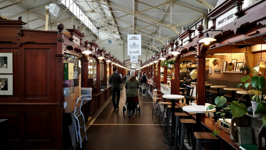 Interiér tržnice Vanha Kauppahalli