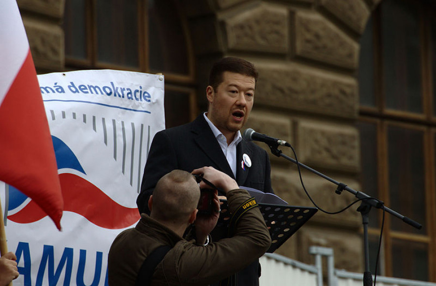 Tomio Okamura na protiuprchlick demonstraci v Praze