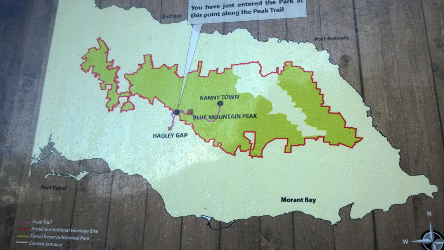 Mapa n�rodn�ho parku a na�e trasa z chaty na Hagley Gap.