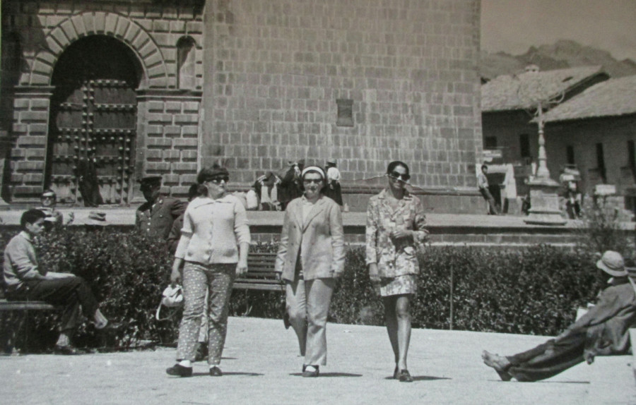 Zleva: j, mma a dcera pana Lpeze Mariana na nmst v Cusku