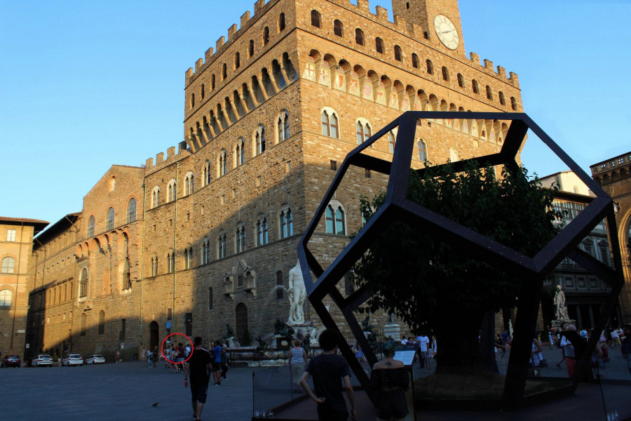 Palazzo Vecchio, červený kroužek vlevo dole označuje pítka s normální a perlivou vodou.