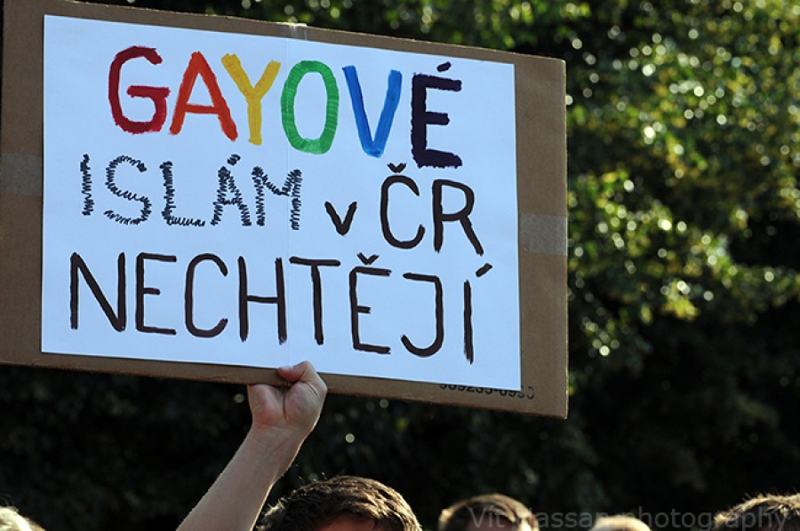 Transparent hlsajc odmtav postoj Gay k Islmu.