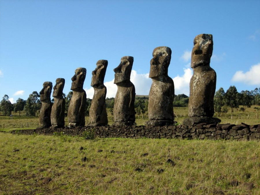 Sochy Moai na Velikononch ostrovech